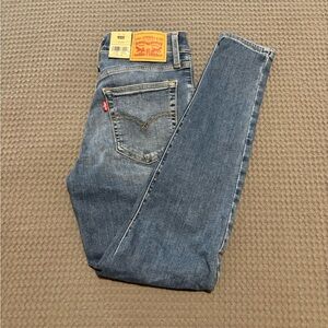 New with tags! Levi’s jeans